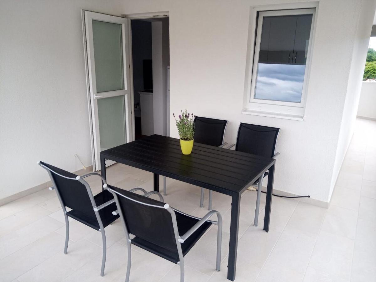 Apartmani Sol Vlasici Pag Town Kültér fotó